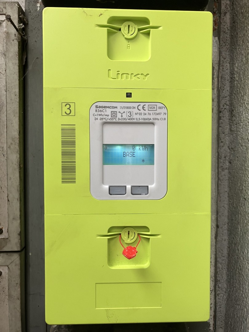 compteur linky installé par le fournisseur d'électricité à laruns